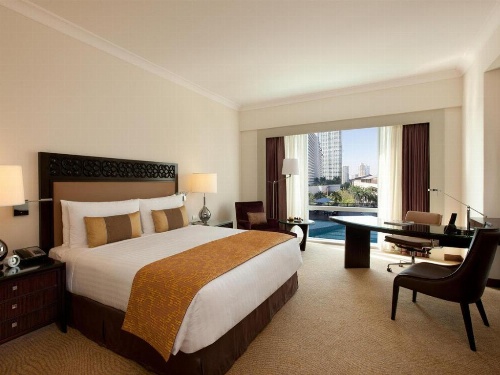 Fairmont Makati image 39